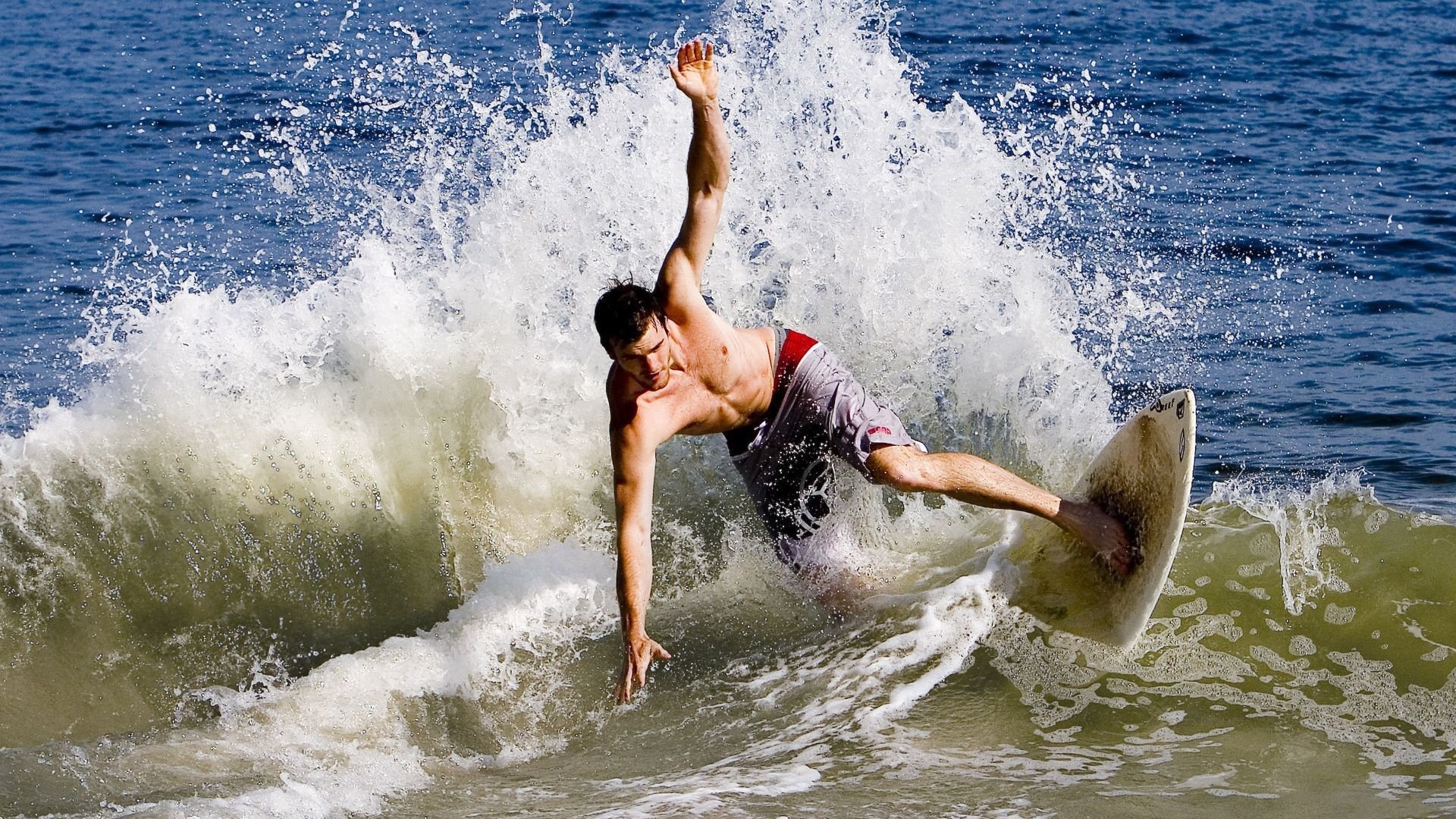 “电动冲浪:马鞍山赛场让水上运动进入全新时代”